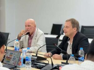 Insulating Asia representatives contributing to the Mahidol University discussion